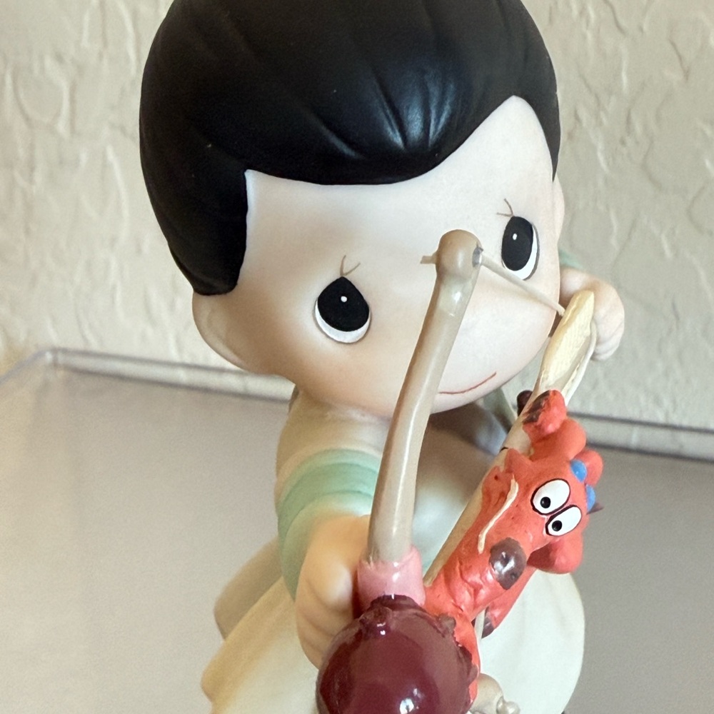 Precious Moments Disney Mulan & Mushu You Keep Me On Target 202032 (SB1505) - Picture 10 of 15